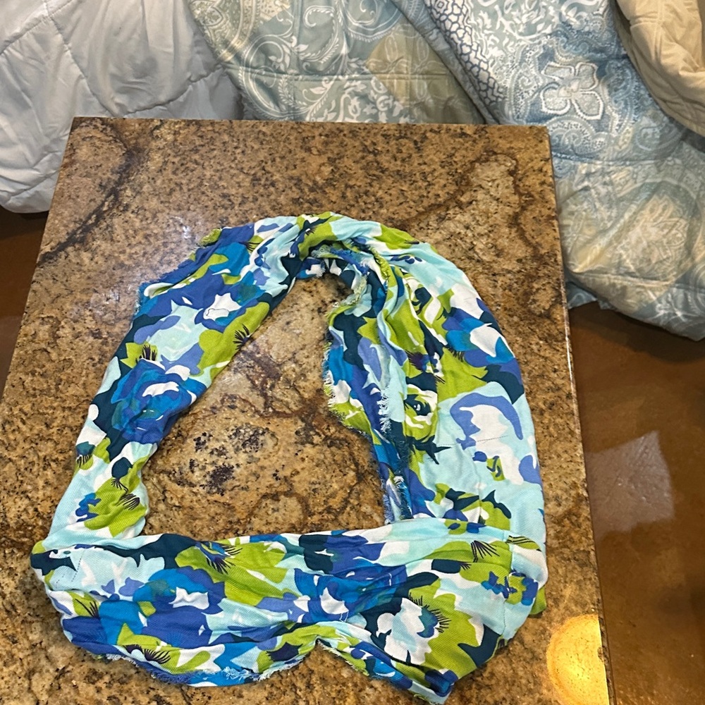 Kohl's Floral Scarf in Blue and Green